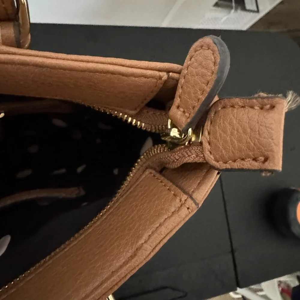 Anne Klein Shoulder Bag‎ Purse Tan